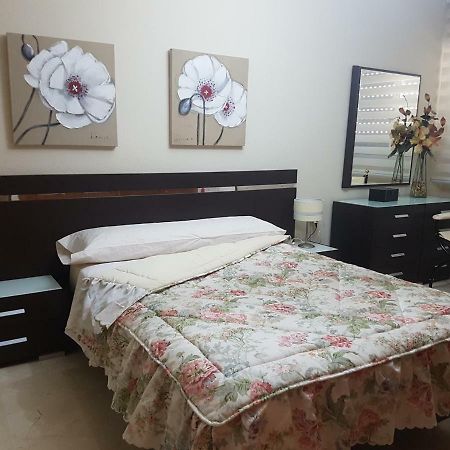 Apartamento Eduardo Dato Sevilla Kültér fotó