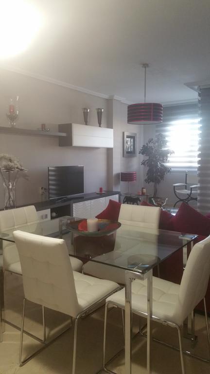 Apartamento Eduardo Dato Sevilla Kültér fotó