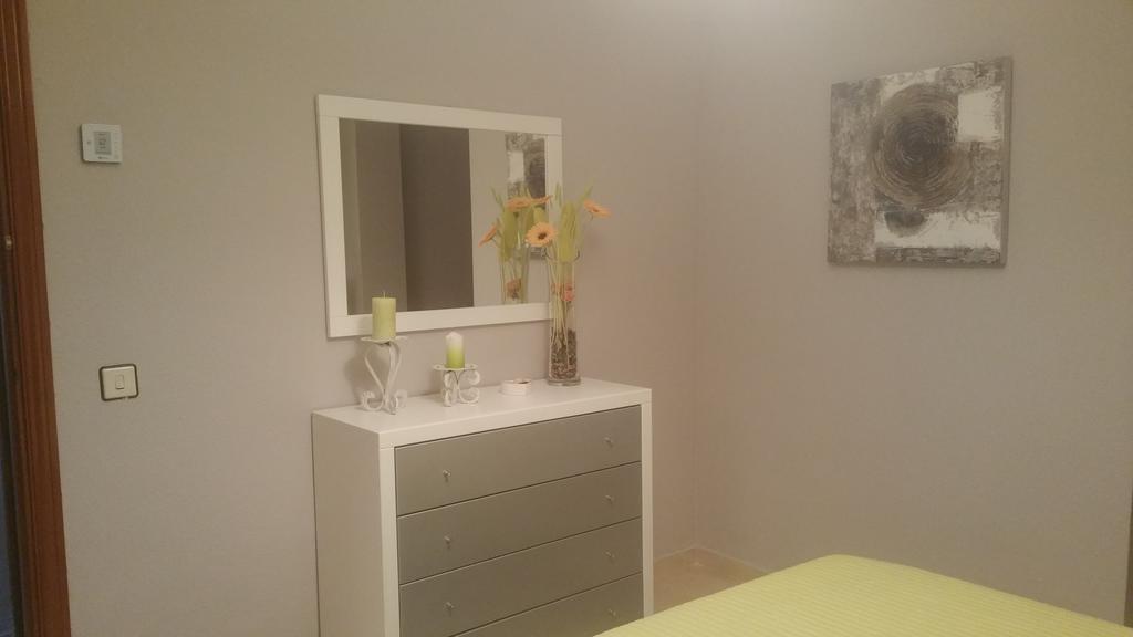 Apartamento Eduardo Dato Sevilla Kültér fotó