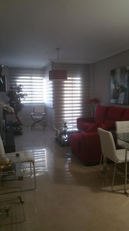 Apartamento Eduardo Dato Sevilla Kültér fotó