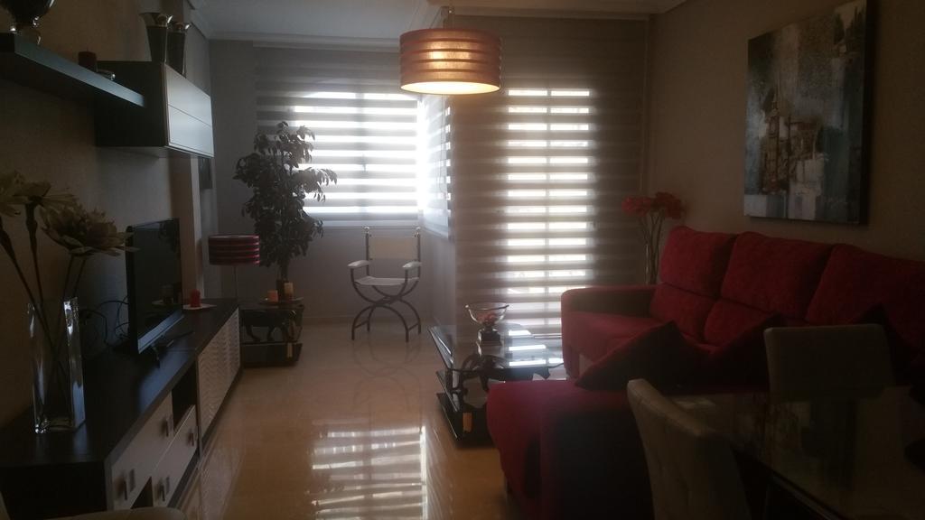 Apartamento Eduardo Dato Sevilla Kültér fotó