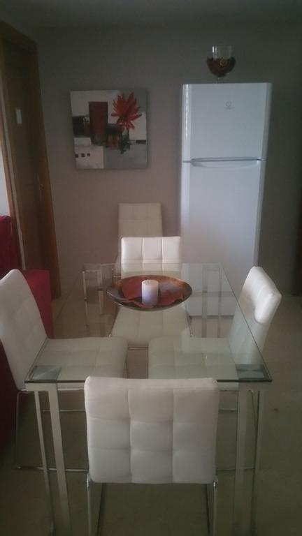 Apartamento Eduardo Dato Sevilla Kültér fotó