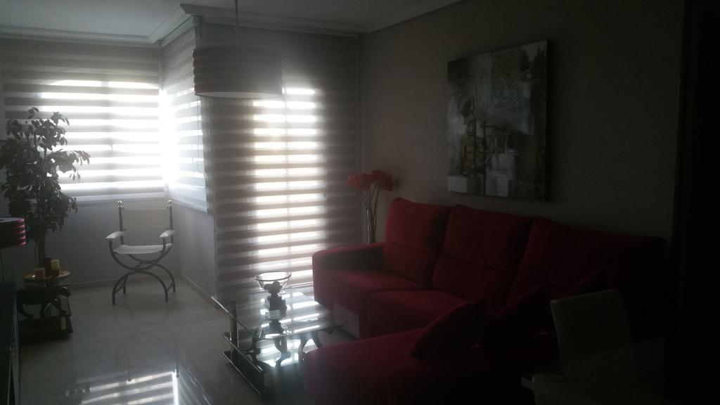 Apartamento Eduardo Dato Sevilla Kültér fotó