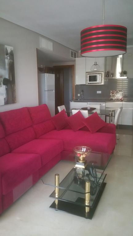 Apartamento Eduardo Dato Sevilla Kültér fotó