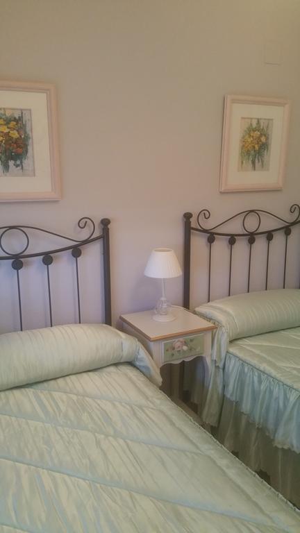 Apartamento Eduardo Dato Sevilla Kültér fotó