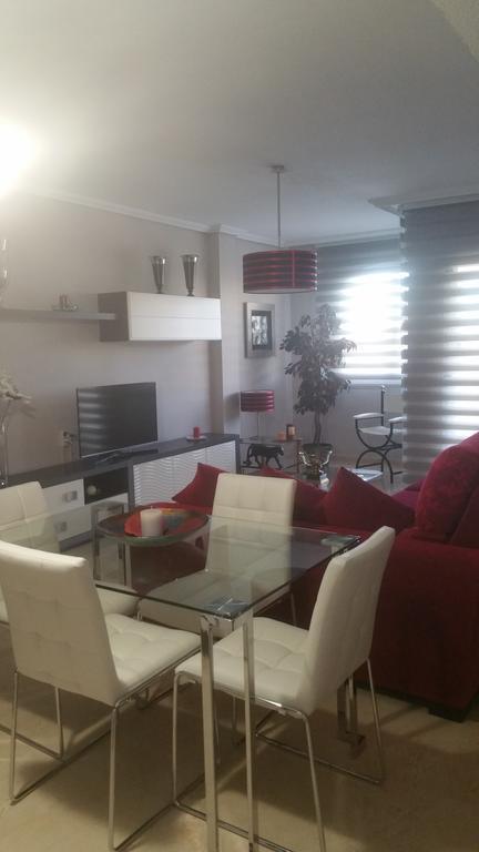 Apartamento Eduardo Dato Sevilla Kültér fotó