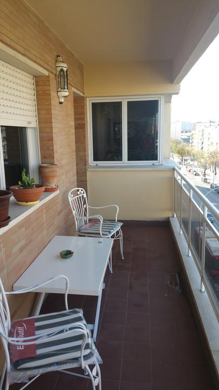 Apartamento Eduardo Dato Sevilla Kültér fotó