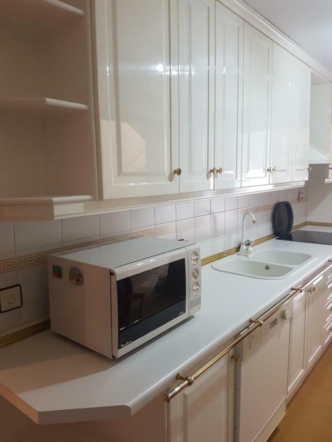 Apartamento Eduardo Dato Sevilla Kültér fotó