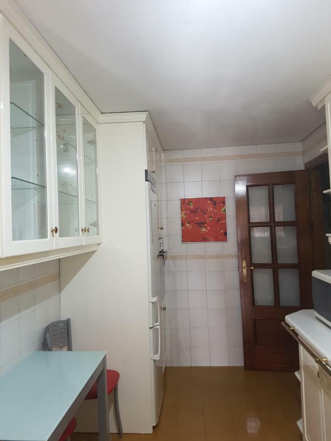 Apartamento Eduardo Dato Sevilla Kültér fotó
