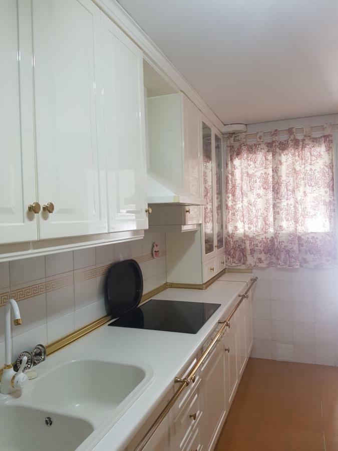 Apartamento Eduardo Dato Sevilla Kültér fotó